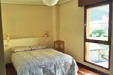 One double bed (150 cm)
