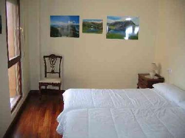 Room 2 with 2 twin beds (90 cm)