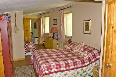 One of the 5 bedrooms