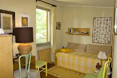 One of the 5 bedrooms