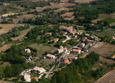 Holiday House in Les vielles Fumades (Gard) or holiday homes and vacation rentals