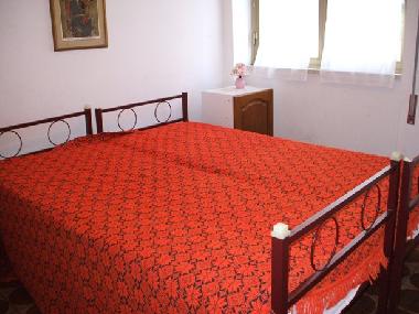 sleeping room with double bed