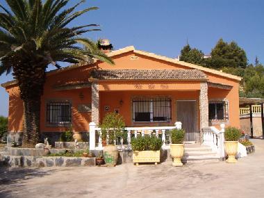 Chalet in CHIVA (Valencia / Val�ncia) or holiday homes and vacation rentals