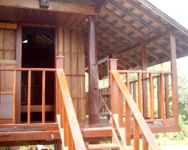 Tai Saeng Chan Pavilion - upper floor bedroom and verandah