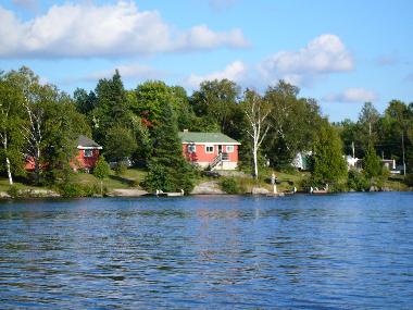 Holiday House in Ahmic Harbour (Ontario) or holiday homes and vacation rentals