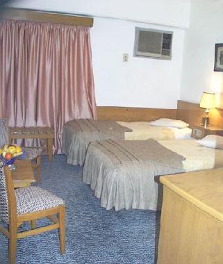 Two Separate Beds Room 