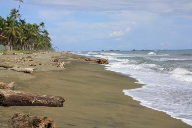 Holiday House in Cuango (Colon) or holiday homes and vacation rentals