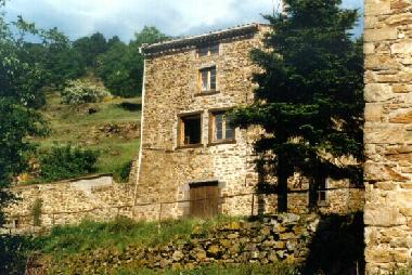 Holiday House in St Ilpize (Haute-Loire) or holiday homes and vacation rentals