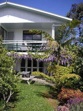 Holiday House in Russell/Okiato (Bay of Islands) or holiday homes and vacation rentals