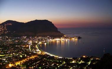 Villa in Palermo Mondello (Palermo) or holiday homes and vacation rentals