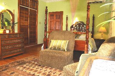 Holiday House in Runaway Bay (Saint Ann) or holiday homes and vacation rentals