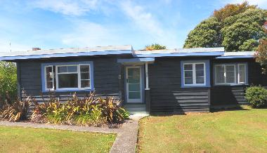 Holiday House in Tolaga Bay (Wairoa) or holiday homes and vacation rentals