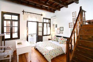 Chania: for rent in the historic district of the artists traditional house (90 sqm.) on three levels