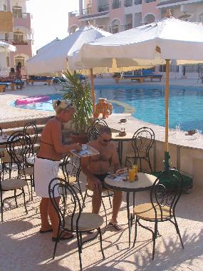 Drinks and Food served at the pool Bar