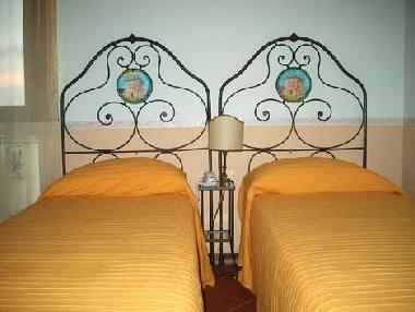 Torre Del Fondo agriturismo: holidays apartments. LOW PRICE