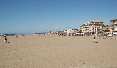 The sandy beaches at nearby Valras Plage - lots of space for all