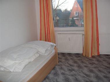 CVhildren's bedroom (sleeps up to 3)