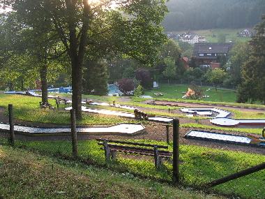 Play miniature golf in summer or go to the open air swimmingpool