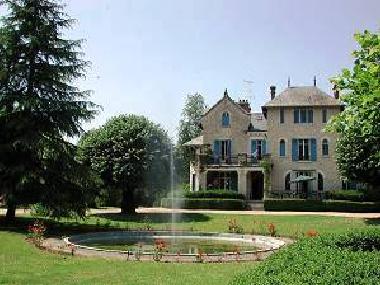 Holiday House in Hautefort (Dordogne) or holiday homes and vacation rentals