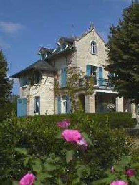 Holiday House in Hautefort (Dordogne) or holiday homes and vacation rentals