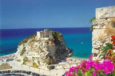 Madonna dell'Isola Tropea