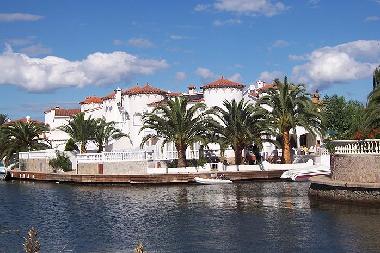 Holiday House in Empuriabrava (Girona) or holiday homes and vacation rentals
