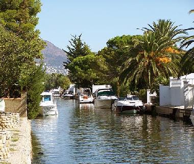 Holiday House in Empuriabrava (Girona) or holiday homes and vacation rentals