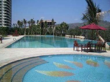 resort swimming pool