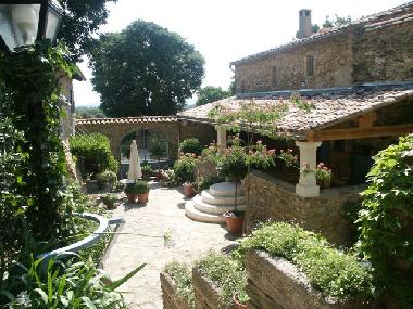 Bed and Breakfast in uzes/St.Mediers (Gard) or holiday homes and vacation rentals