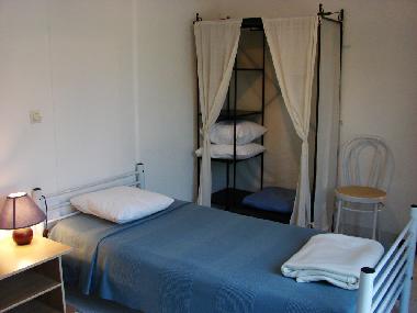 Bedroom with two single beds