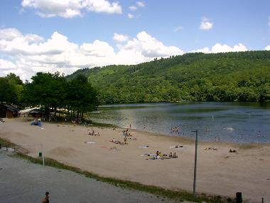 The beach and lake at Treignac