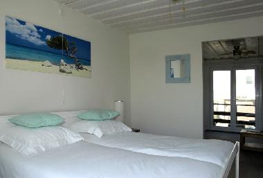 separate bedroom ( bedsize190X200)