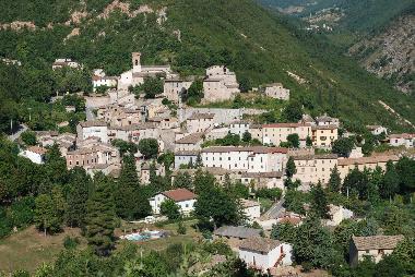 Holiday House in Serrapetrona (Macerata) or holiday homes and vacation rentals