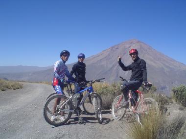 He is Carlos with another two visitors!!! He can show all our city riding the bike. The Down Hill fr