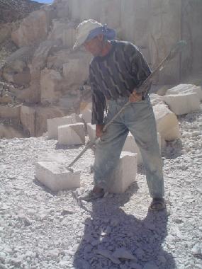 You wants to know why Arequipa is called the WHITE CITY?.  Carlos can reponse that .