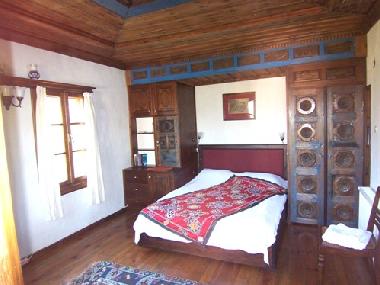 Master bedroom of Grapevine house