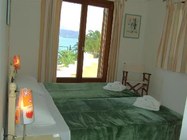 Enjoy magnifiscent views from your bed!