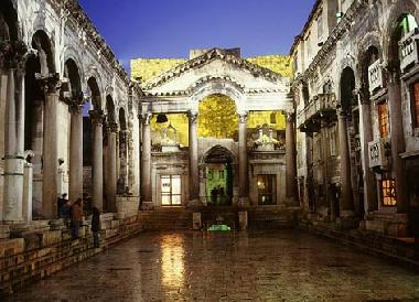 Roman Diocletian palace - Peristil