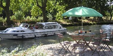 Holiday House in Trebes (Aude) or holiday homes and vacation rentals