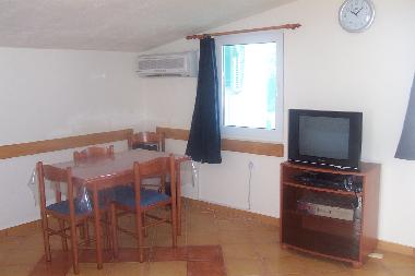 Holiday House in Lozice auf Insel Vir (Zadarska) or holiday homes and vacation rentals