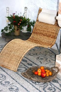 detail sala. see pebbles from closeby