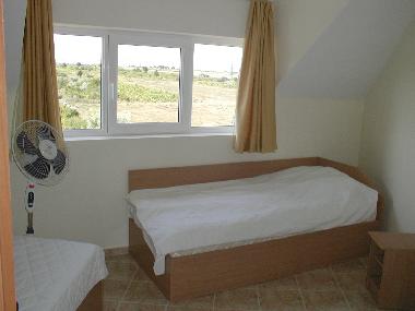 Second Rear bedroom.( Two Single Beds.)