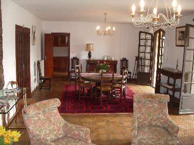 Large Lounge : Dining Room