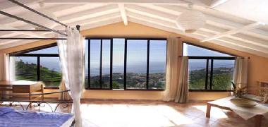 Holiday House in Canico / Madeira (Madeira) or holiday homes and vacation rentals