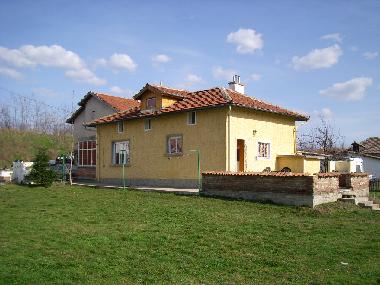 Holiday House in Parvomijci (Veliko Turnovo) or holiday homes and vacation rentals