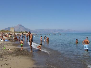 Holiday House in Cefalu--Campofelice Rocc (Palermo) or holiday homes and vacation rentals