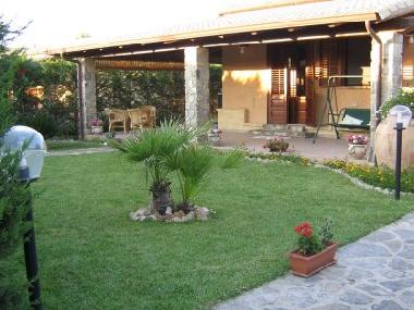 Holiday House in Cefalu--Campofelice (Palermo) or holiday homes and vacation rentals