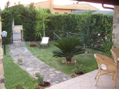 Holiday House in Cefalu--Campofelice (Palermo) or holiday homes and vacation rentals