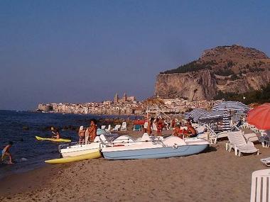 Holiday House in Cefalu--Campofelice (Palermo) or holiday homes and vacation rentals