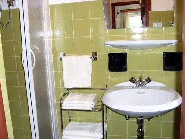 Bathroom at the ground floor (big apartment)